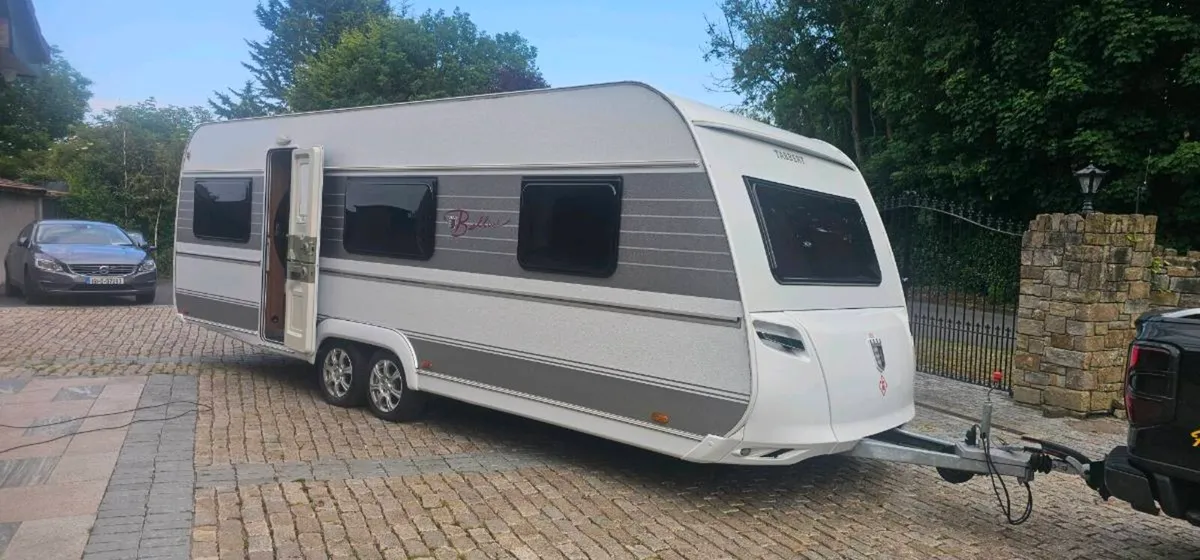Caravan - Image 1