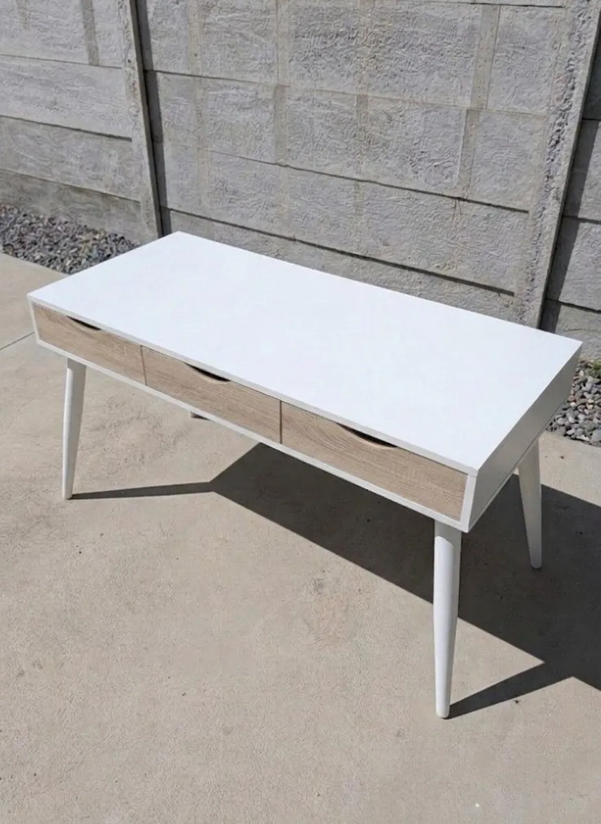 Desk / Table - Image 1