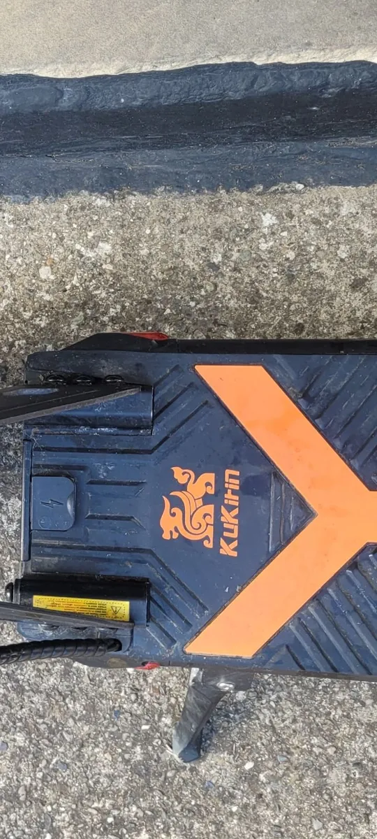 G2 max scooter - Image 4