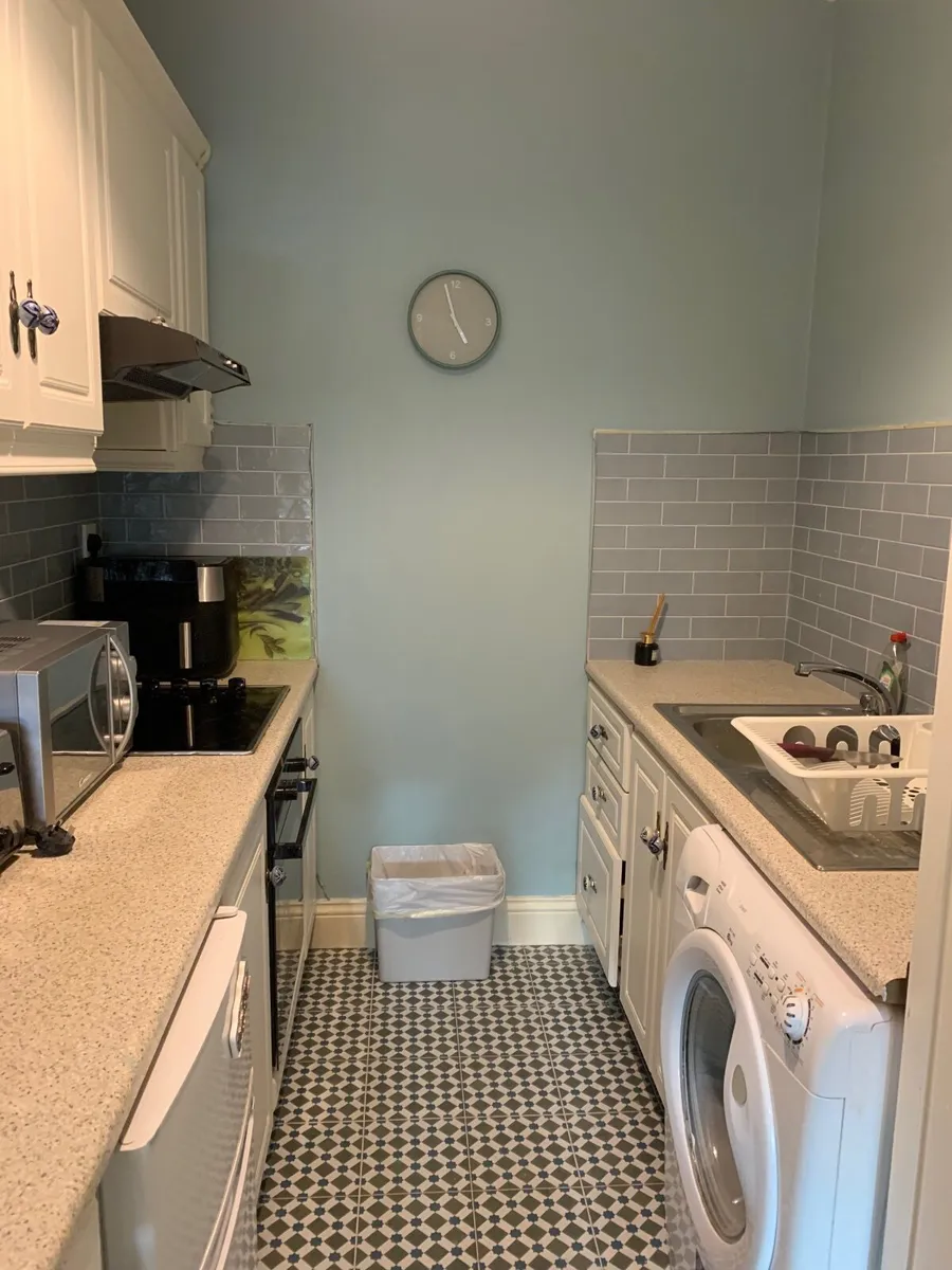Galway city student accommodation twin room - Image 4