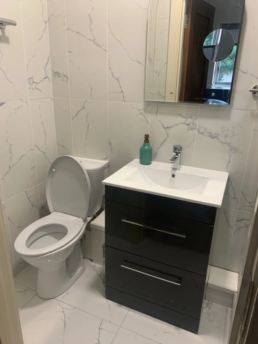 Galway city student accommodation twin room - Image 2
