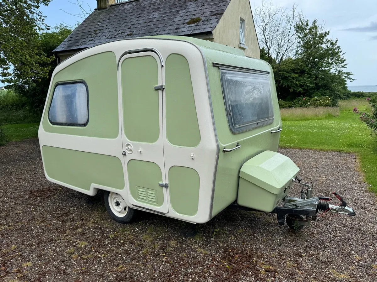Lovely little caravan - Image 2