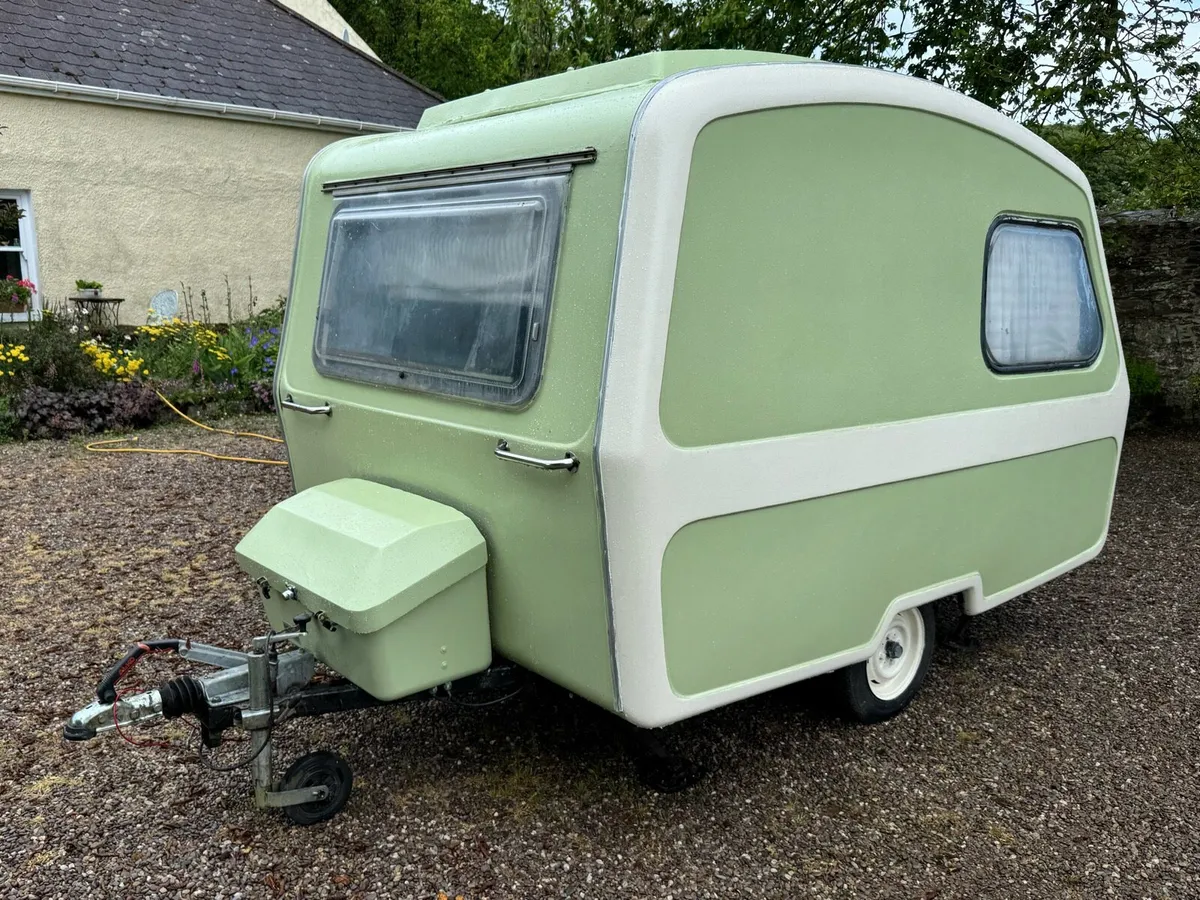Lovely little caravan - Image 4