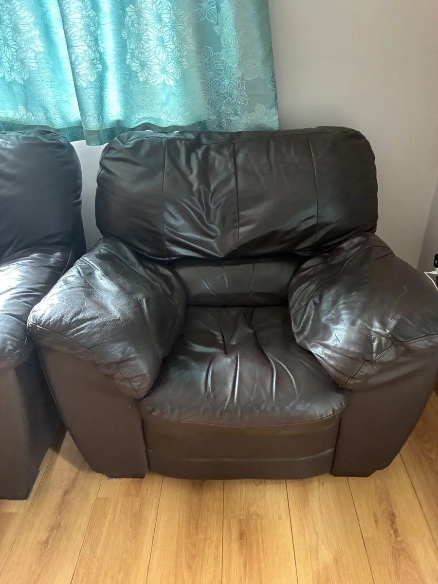 Armchair - Image 2