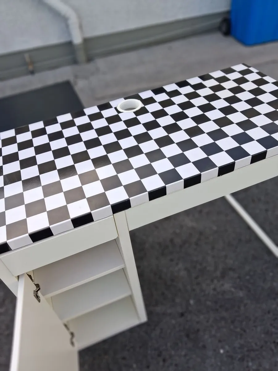 Study desk - Image 2
