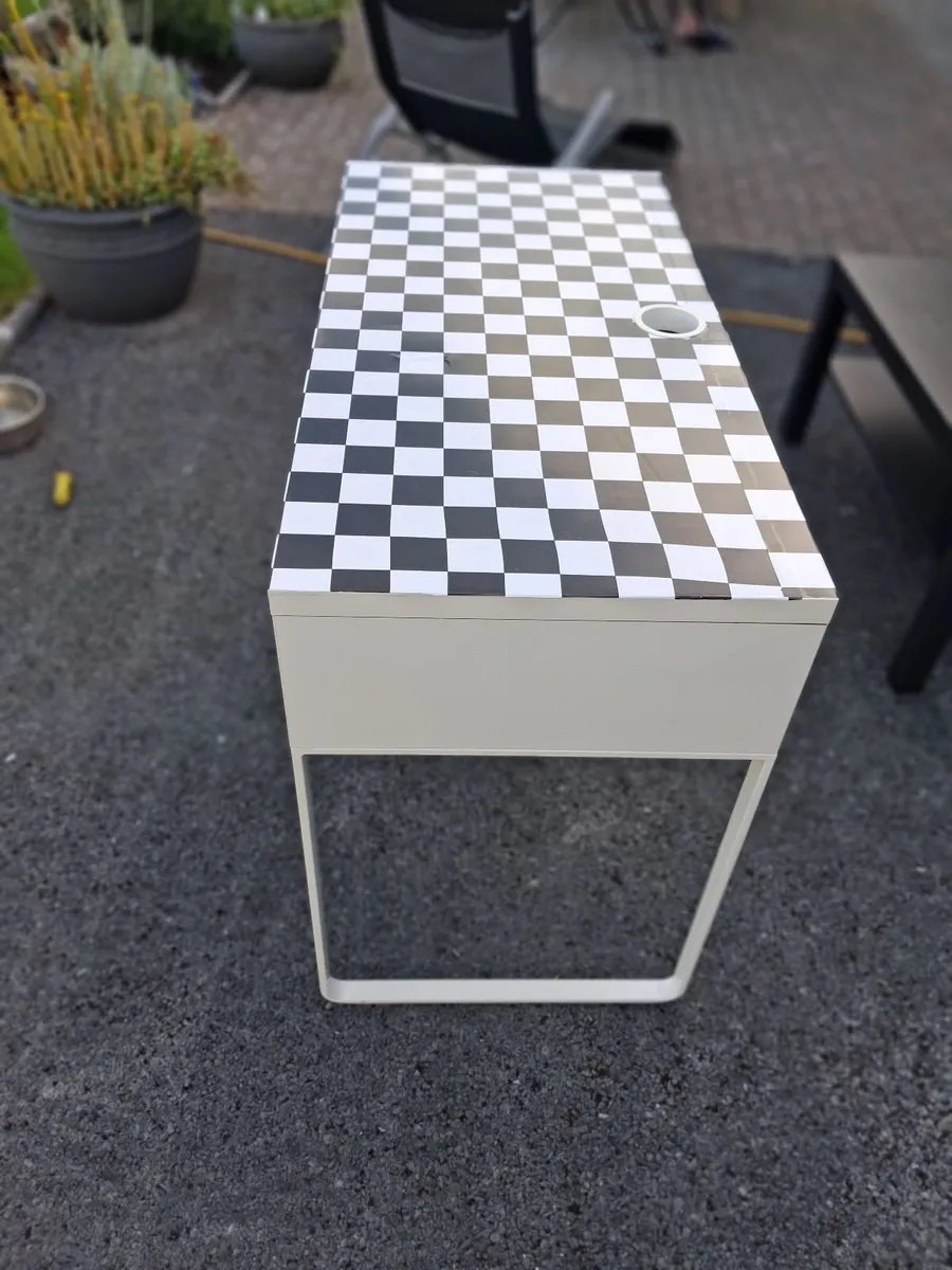 Study desk - Image 4