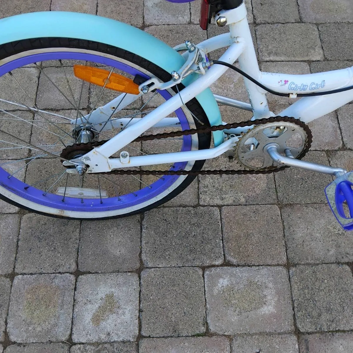Girls bicycle - Image 2