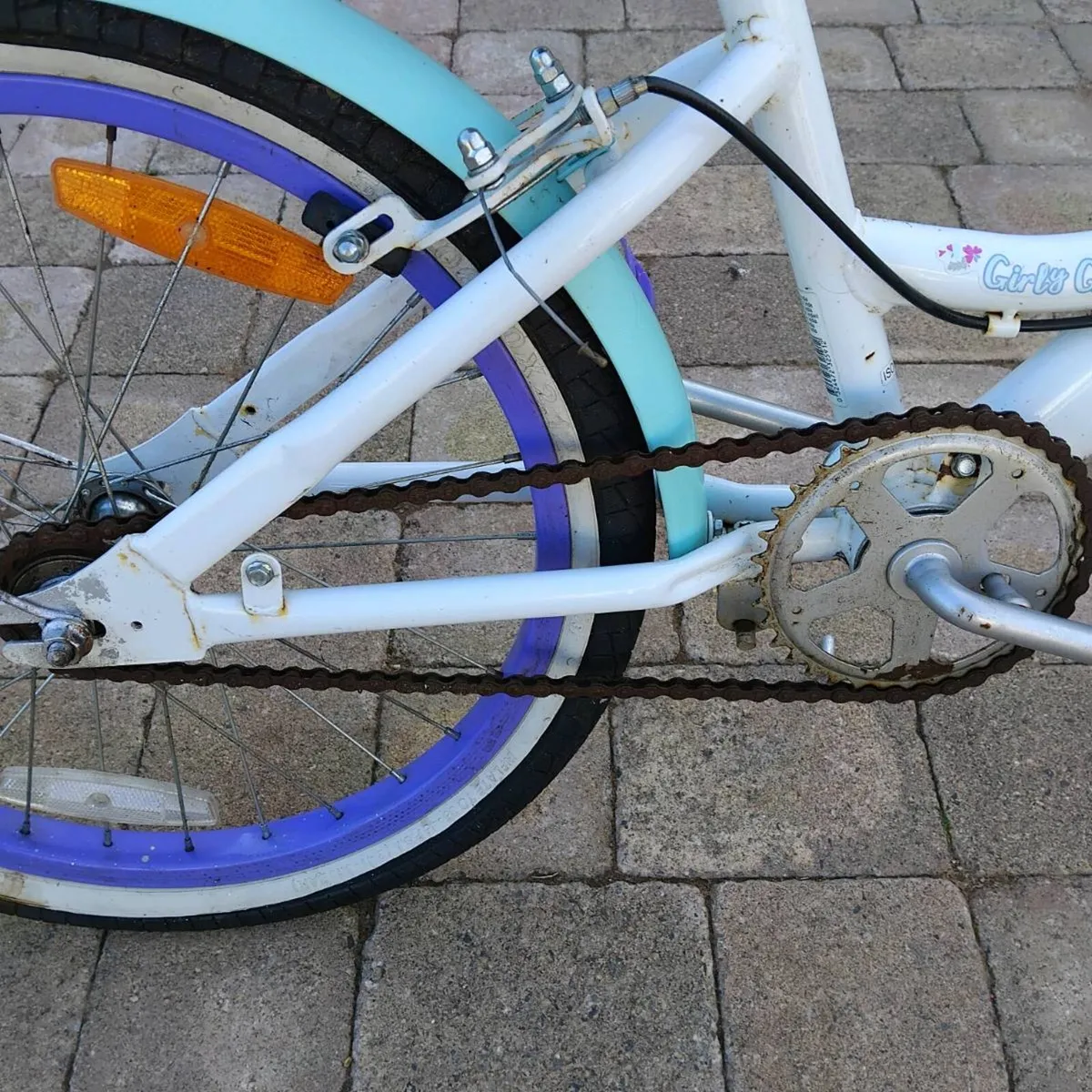 Girls bicycle - Image 4