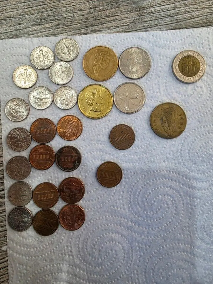 20 EURO FOR ALL! PRICE DROPP - Mixed Coin Lot - US Dimes/Quarters, Canadian Loonies, Egyptian Pound & Old Irish 20p Foreign coins lot collectible coins US quarters Canadian dollar loonie pre euro Irish coins Irish 20p horse Egyptian pound coin coin co - Image 1