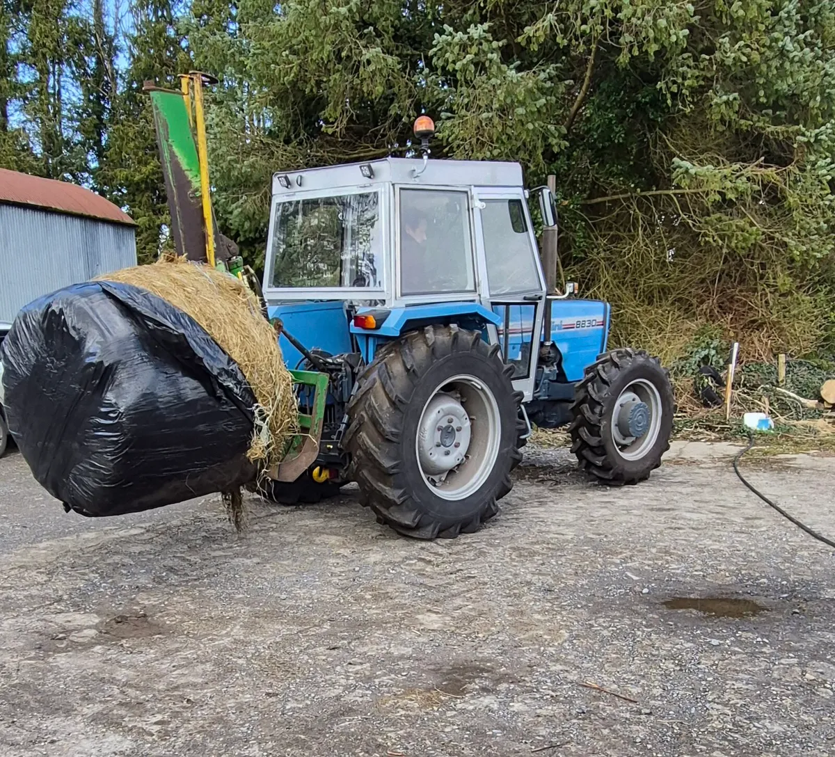 LANDINI 8830  4 X 4 TRACTOR  90 HP - Image 4
