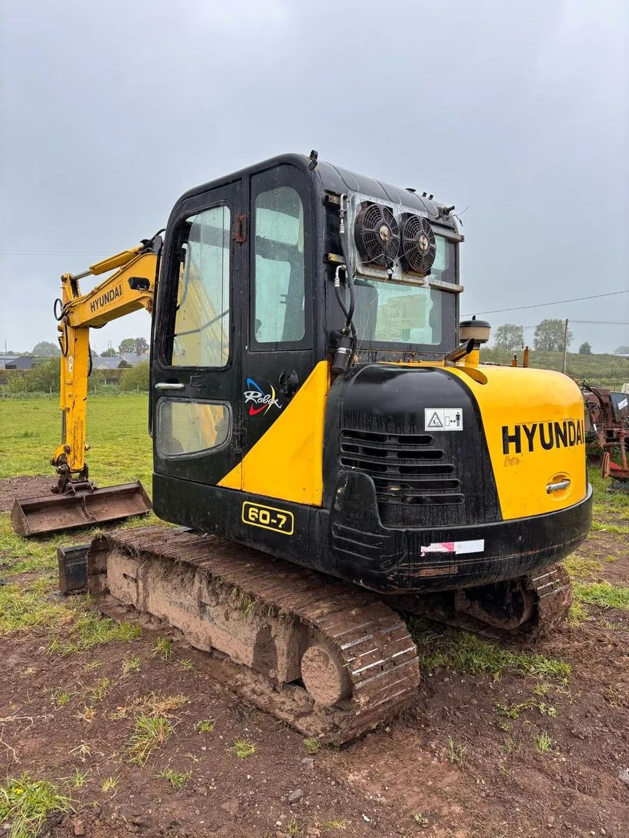 Hyundai 60-7 - 6 ton digger - Image 2