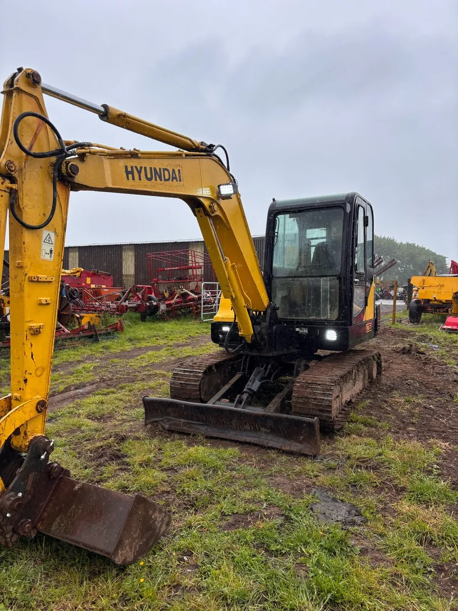 Hyundai 60-7 - 6 ton digger - Image 4