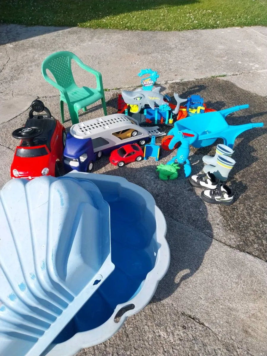 Toys - Image 3