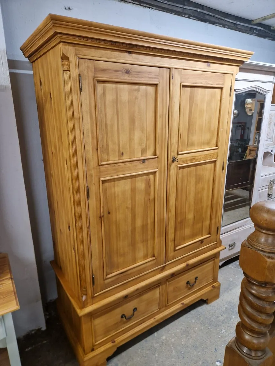 Vintage victorian style pine wardrobe - Image 1