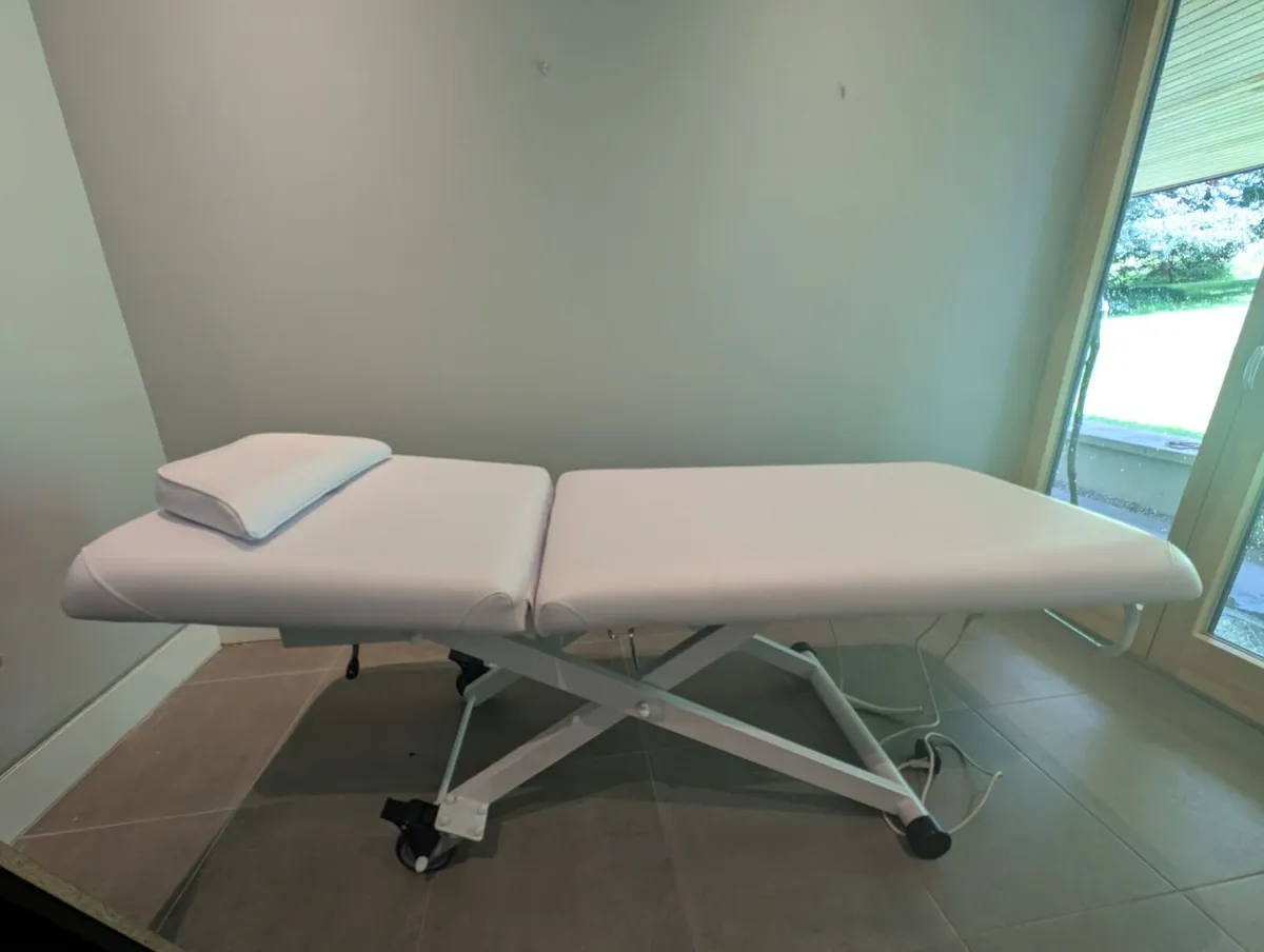 Electric Massage Table perfect condition - Image 2