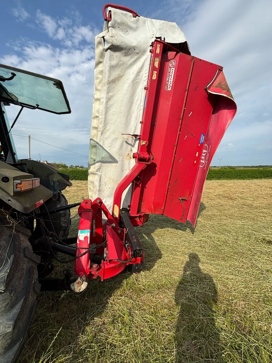 LELY 320MC 10 ft mower/conditioner. - Image 2
