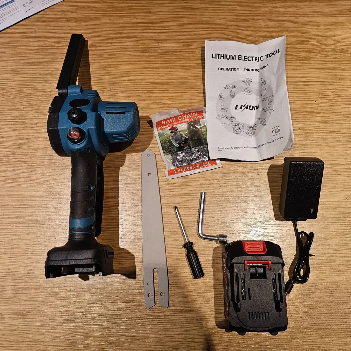 New Chainsaw Makita 8 Inch Mini Brushless Pruning - Image 1