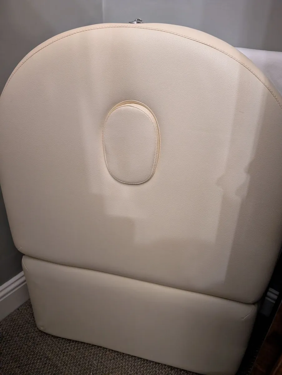 Mobile Massage fold up Bed - Image 3