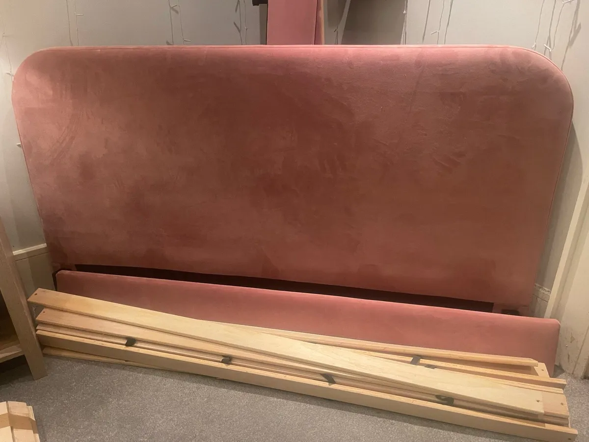 Ex EZ Living Beautiful Pink Suede King Size Bed - Image 2