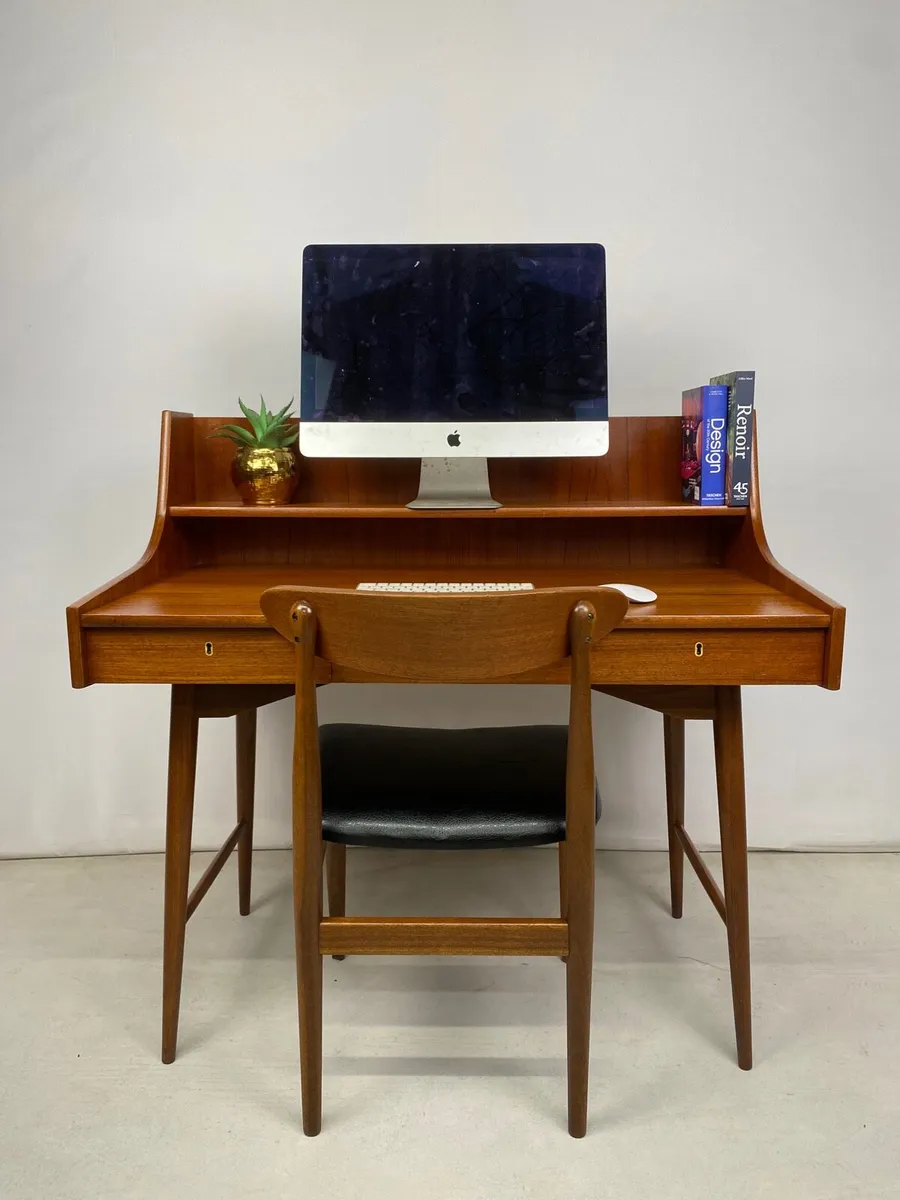 Desk - Image 3