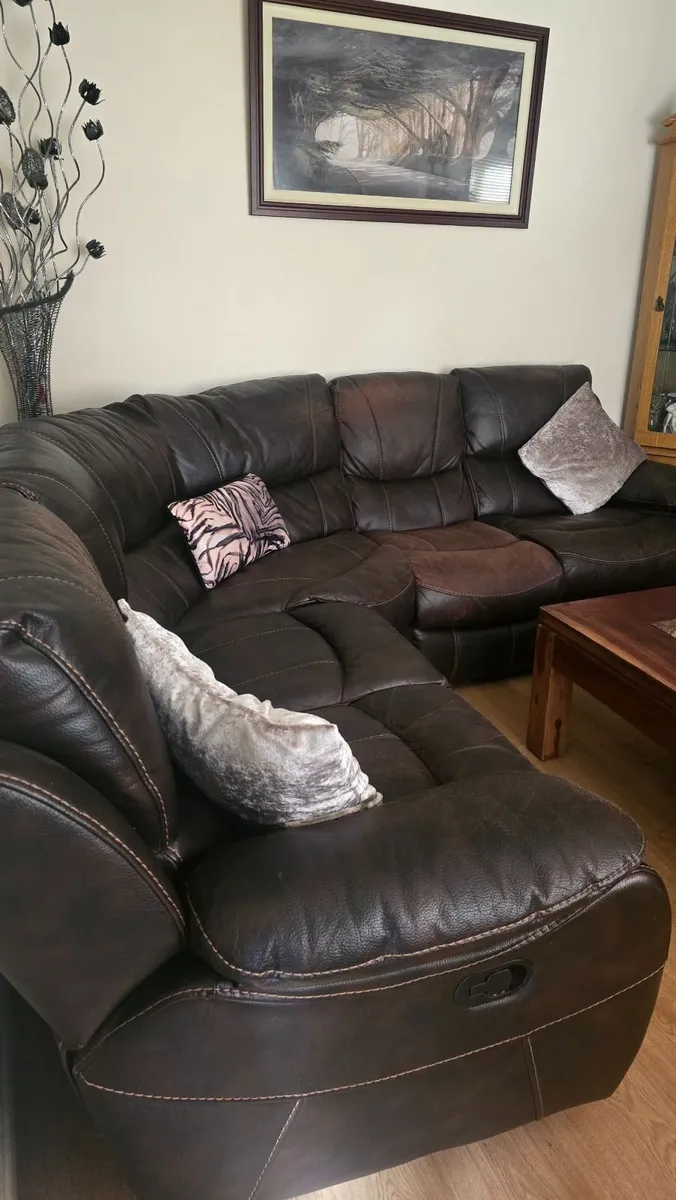 House Contents - Image 1