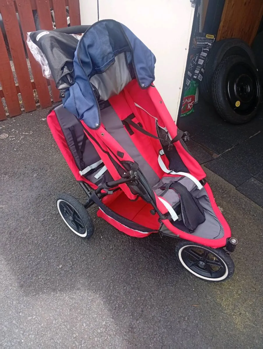 Double buggy running pram - Image 1