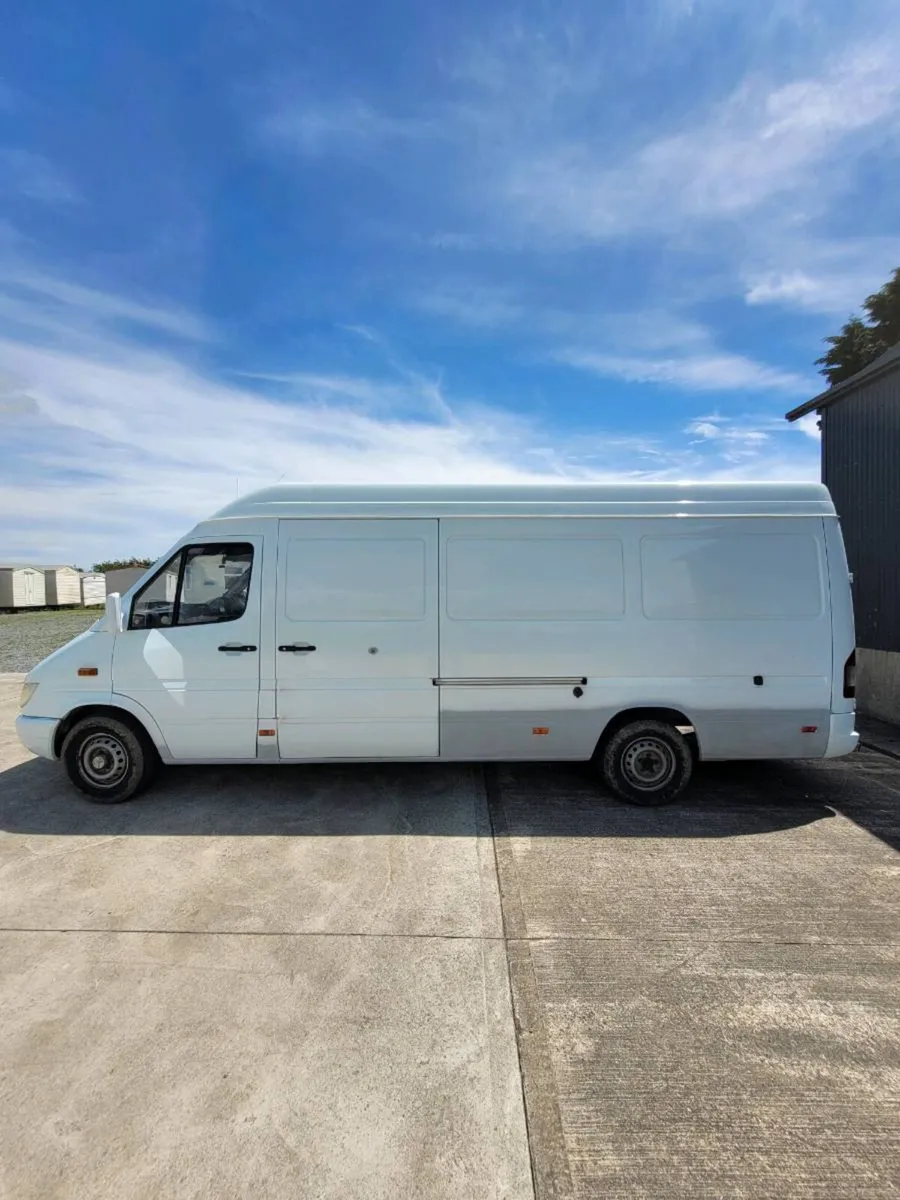 Mercedes Sprinter LWB - Image 2