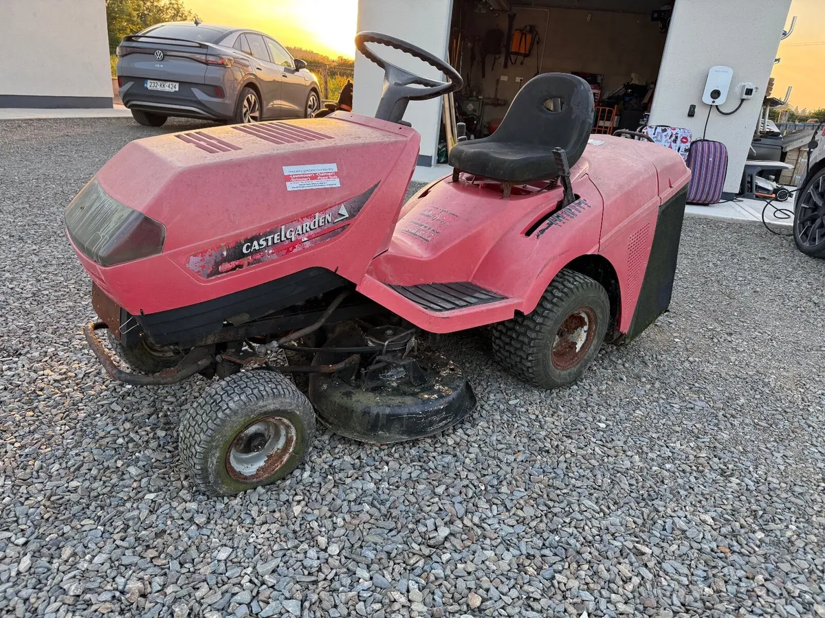 CastelGarden Ride on Mower 12.5hp  non runner - Image 2