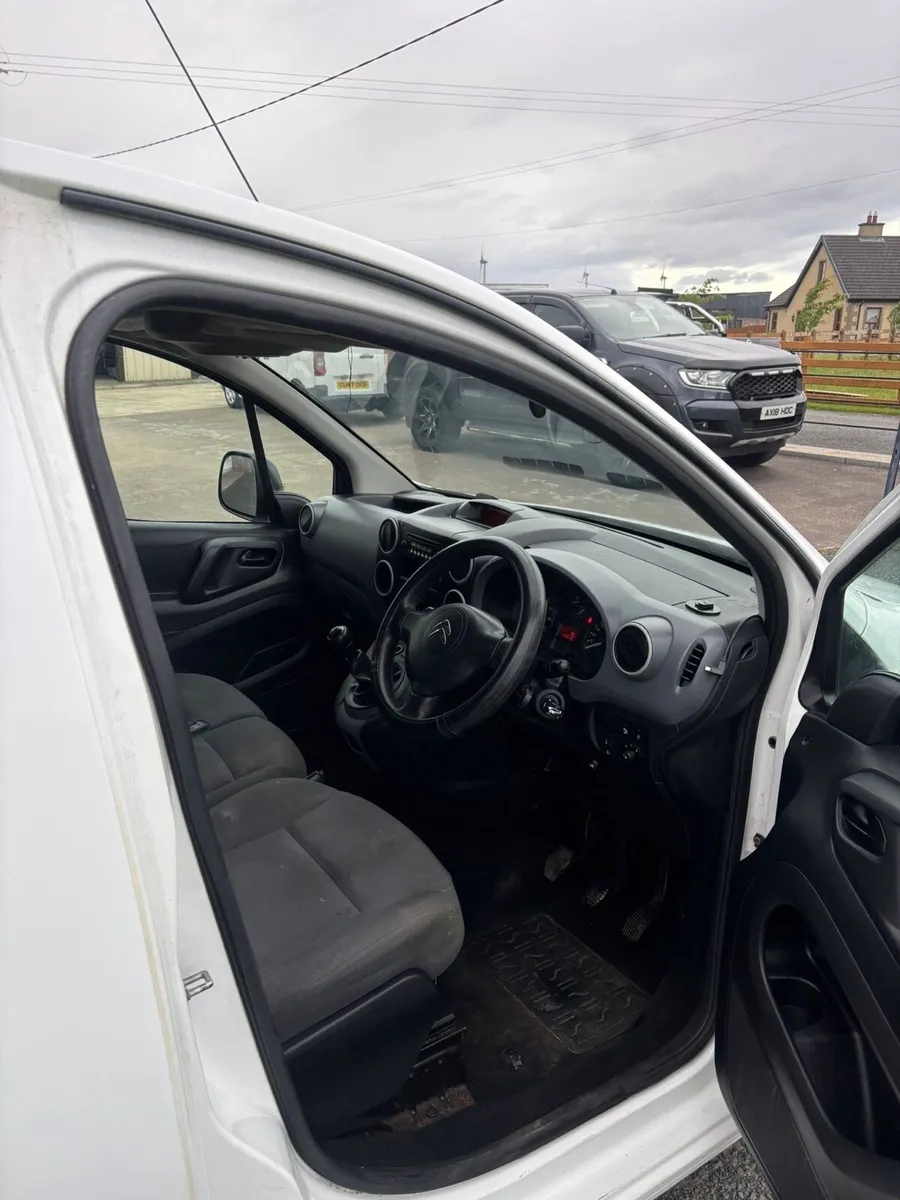 2015 Citroen berlingo 3 seater - Image 4