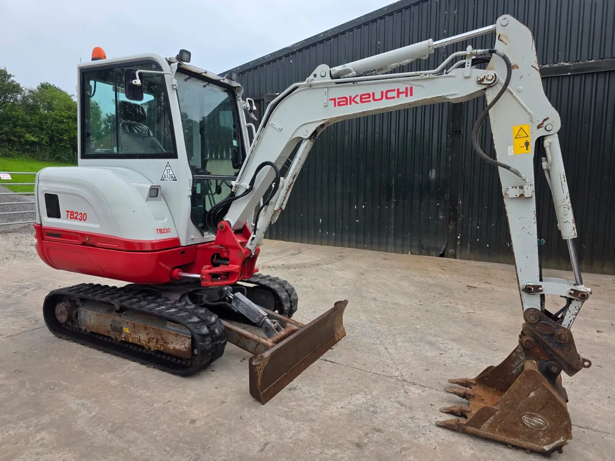 2019 TAKEUCHI TB230 **ONLY 1,400 HOURS** - Image 1