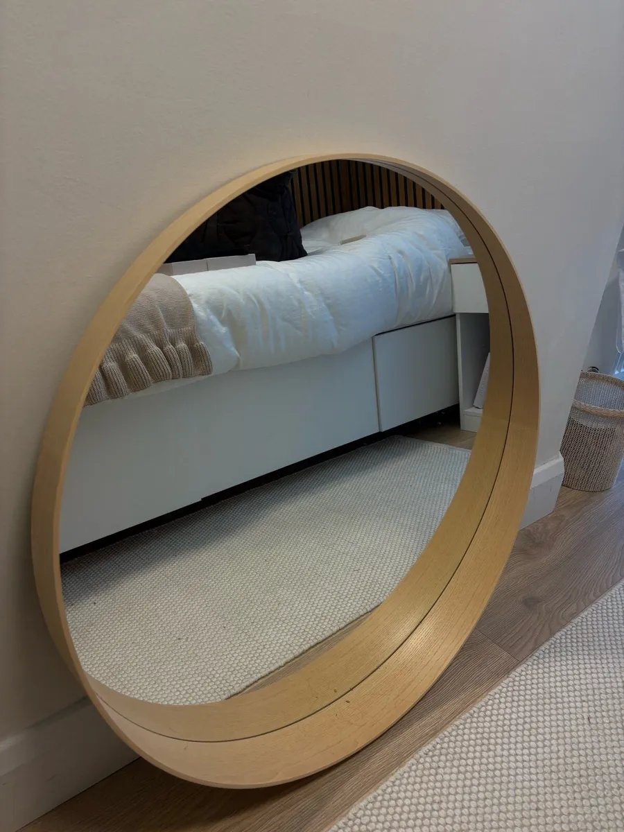 Round mirror - Image 1