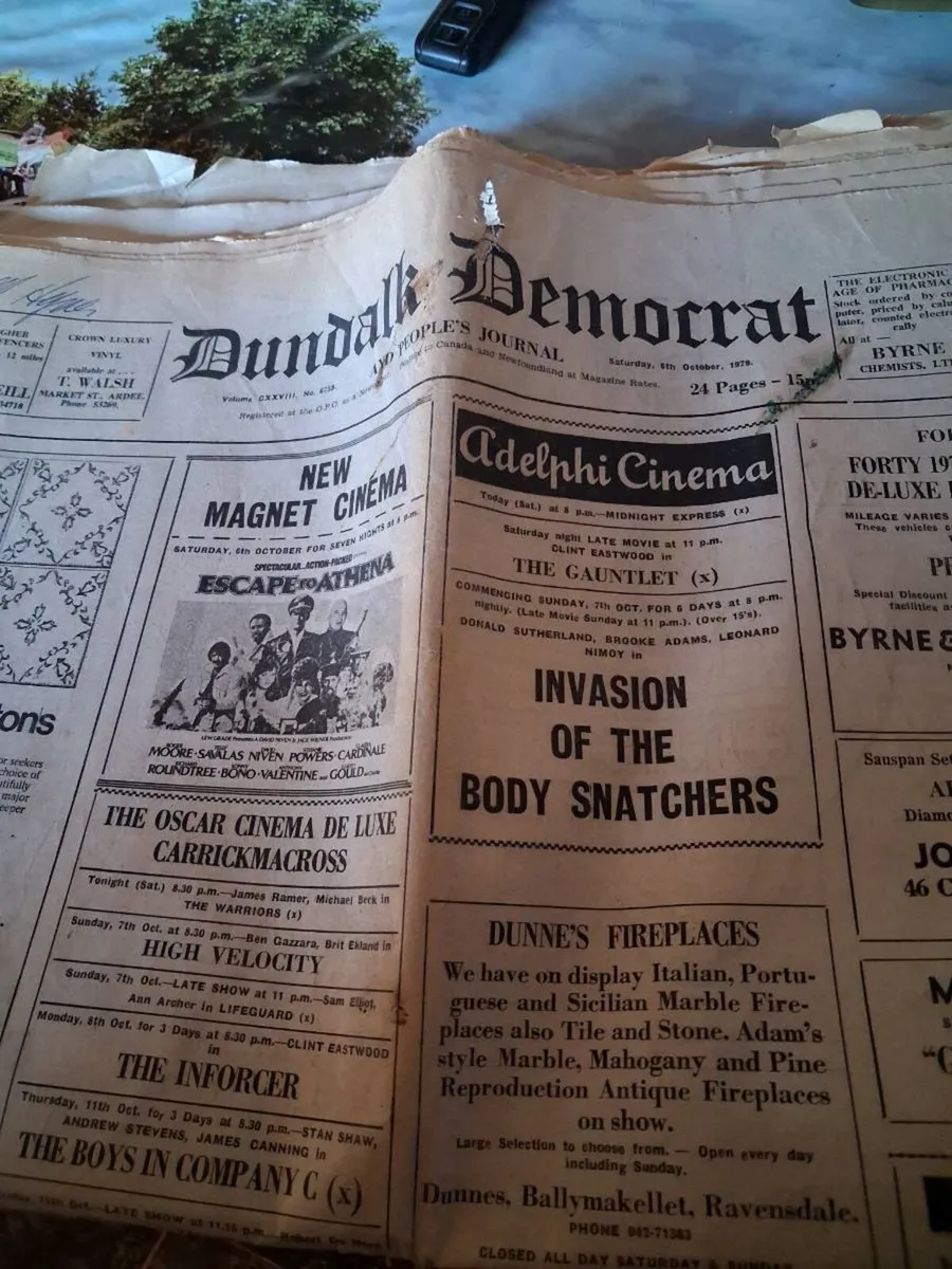 Old newspapers - Image 4