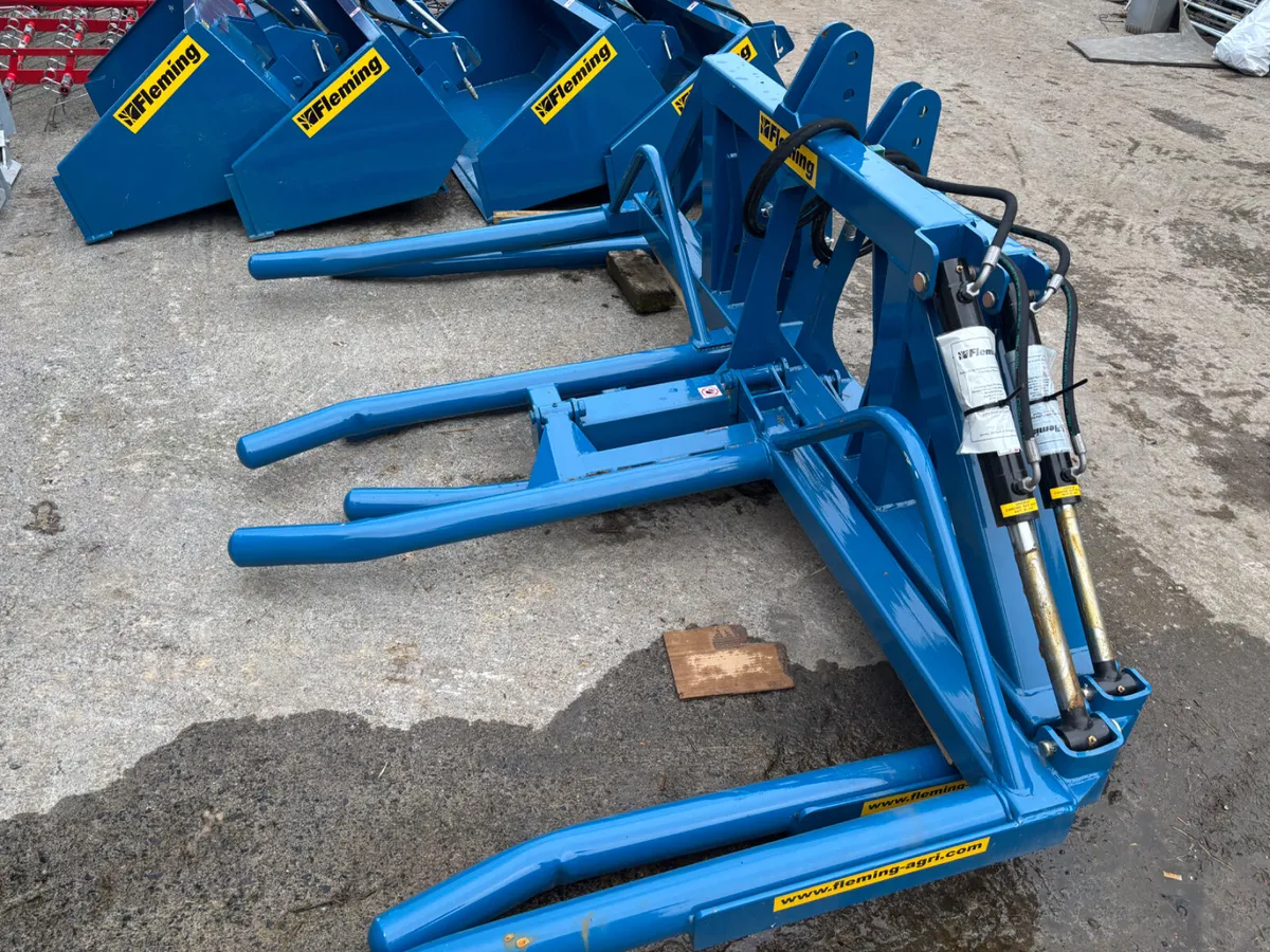 New Double Bale handlers !! Hydraulic lift - Image 1