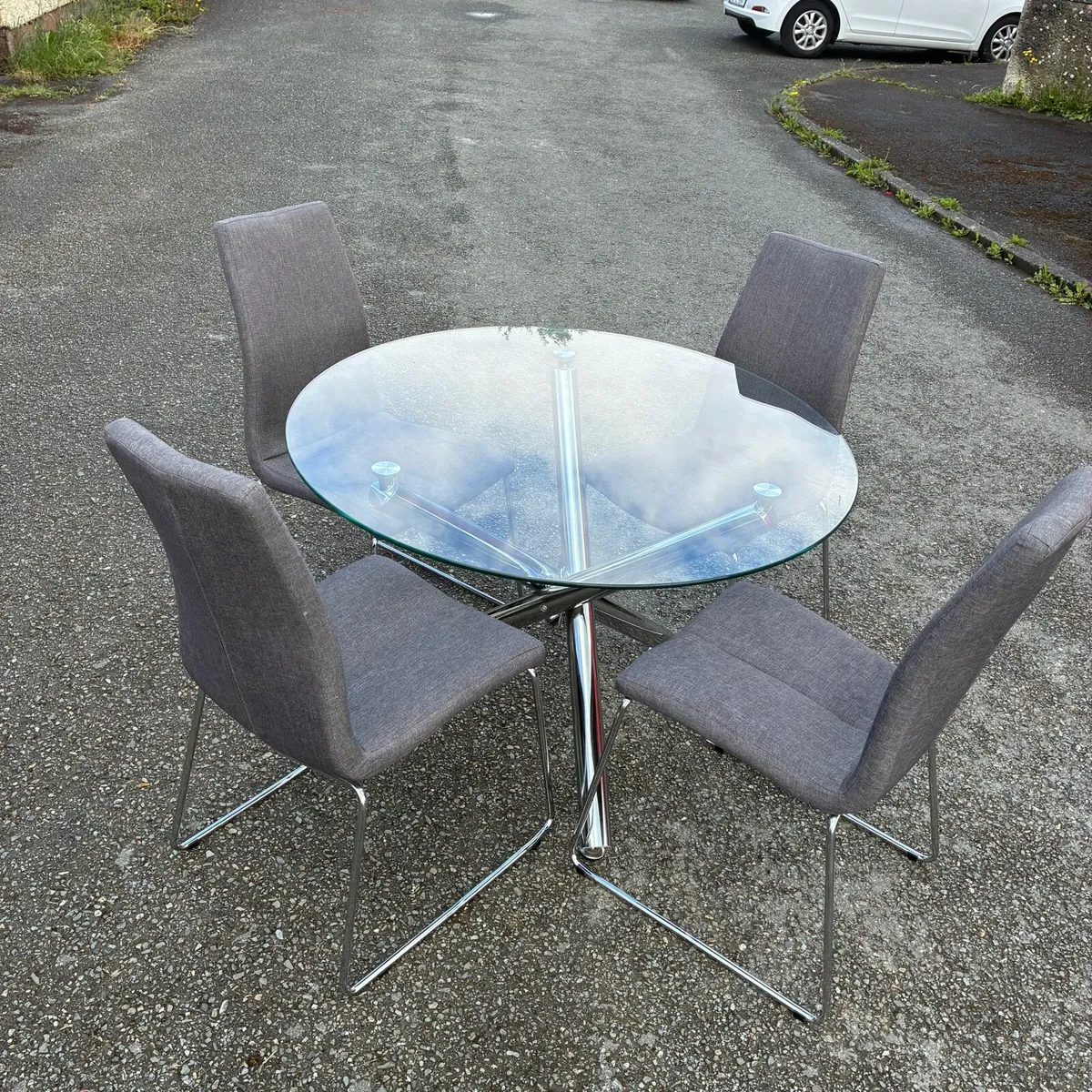 Glass round table and 4 Grey Chairs - Image 3