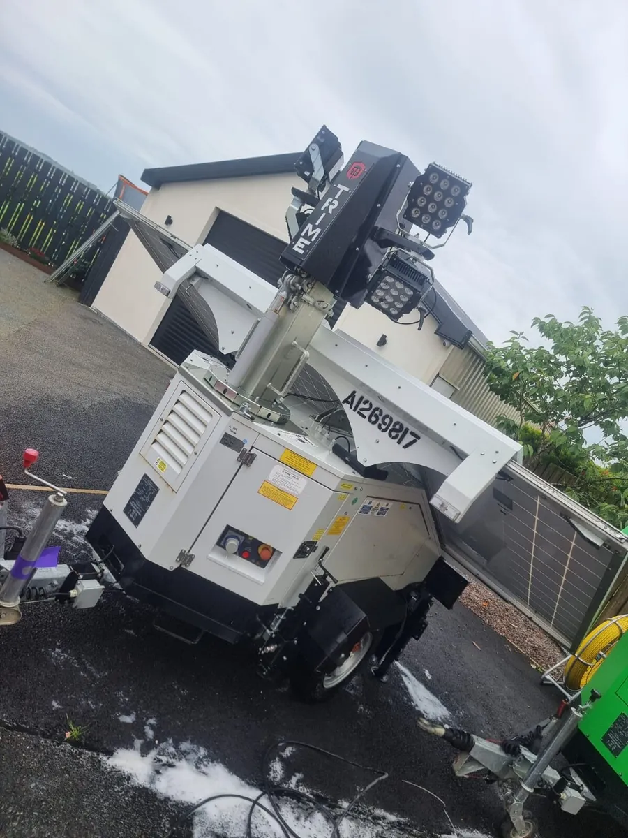 2 x Trime X Solar Lighting Tower - Image 3