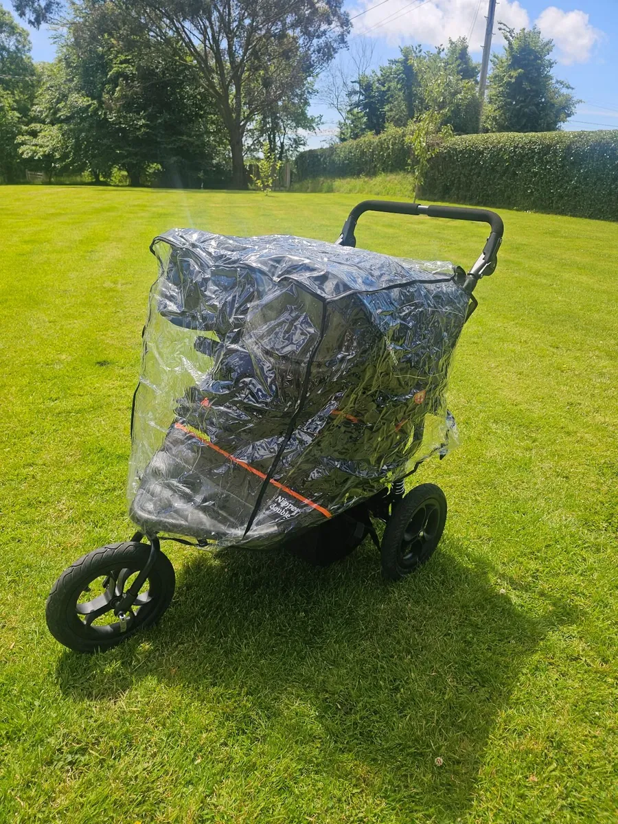 Outnabout V5 double buggy €680 - Image 1