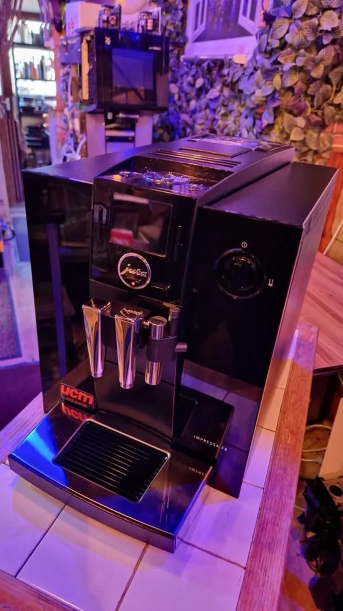 Jura IMPRESSA F8 Automatic Coffee Machine - Image 4