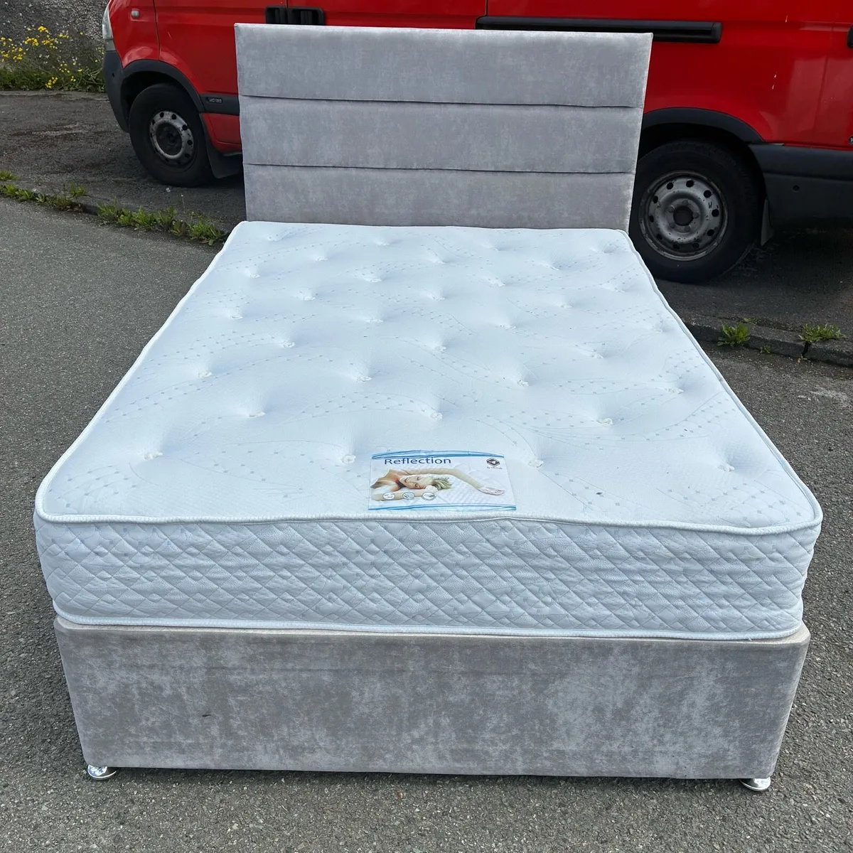 VGC! grey Double bed with 2 drawers & mattress - Image 4