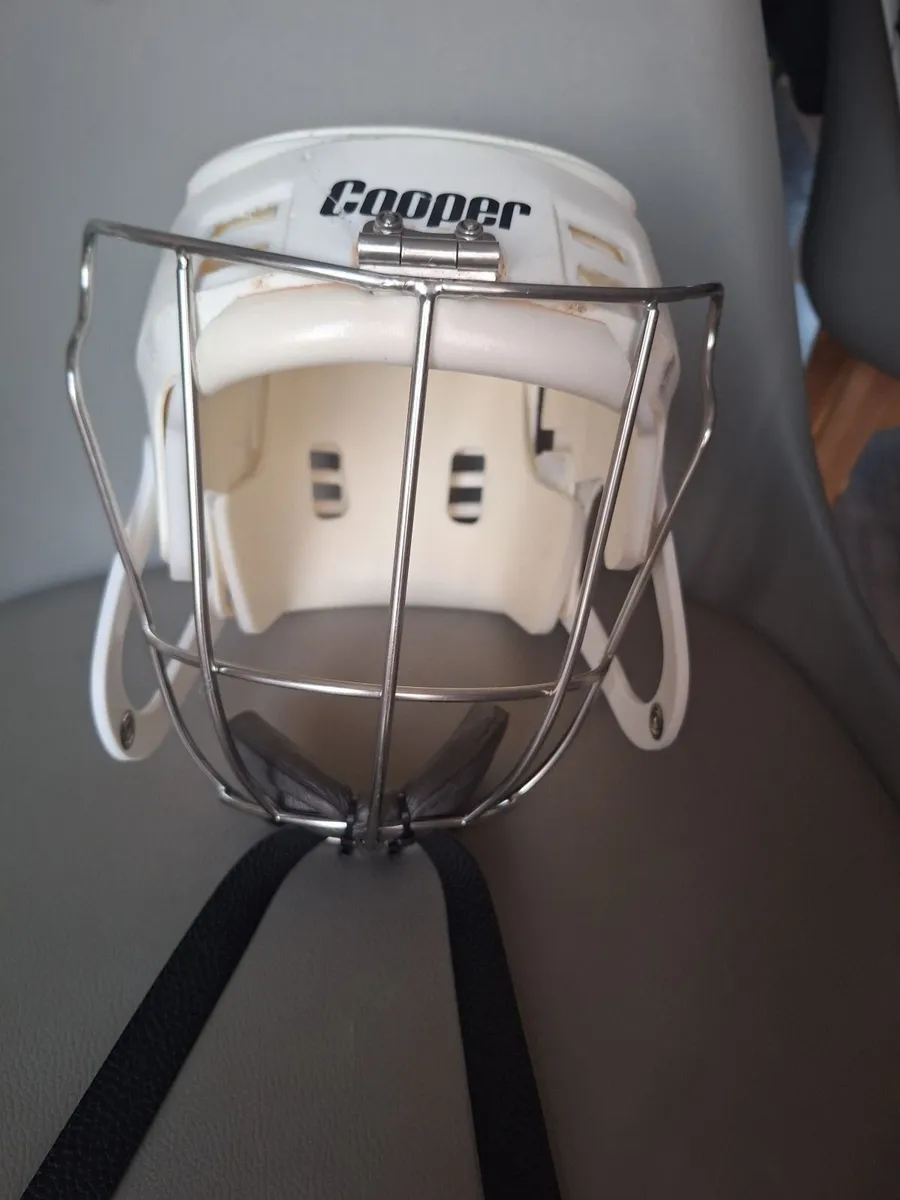Old style Cooper Helmet - Image 4