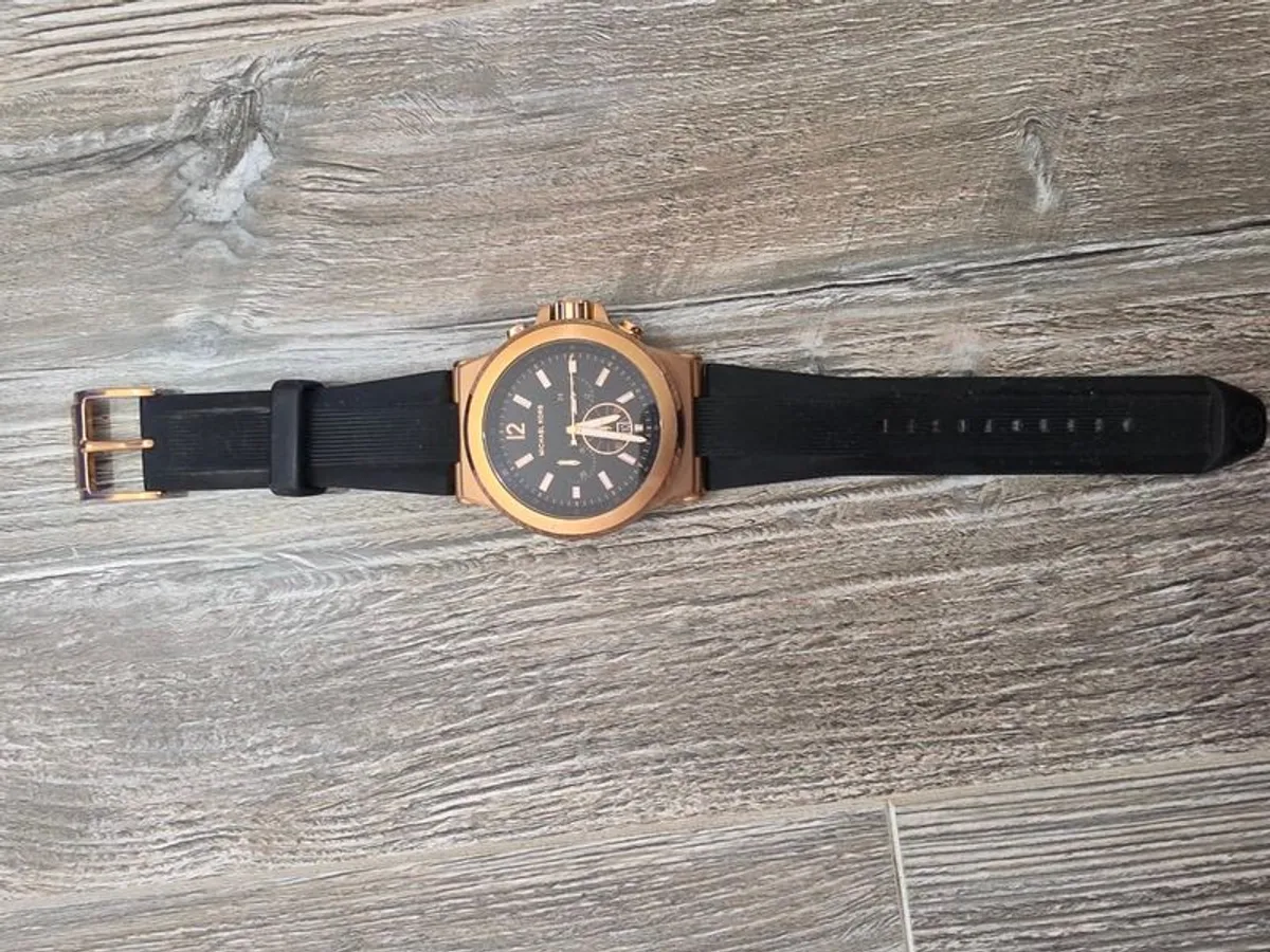 Michael Kors Men's Chronograph Watch (MK8184) - Rose Gold & Black Silicone Michael Kors Watch, MK8184, Men's Watch, Designer Watch, Rose Gold Watch, Chronograph Watch, Black Silicone Strap, Rubber Strap Watch, MK Watch, Men's Jewellery, Watch Collecti - Image 4