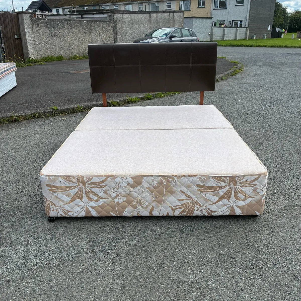 Respa 5ft king bed & leather headboard - Image 2