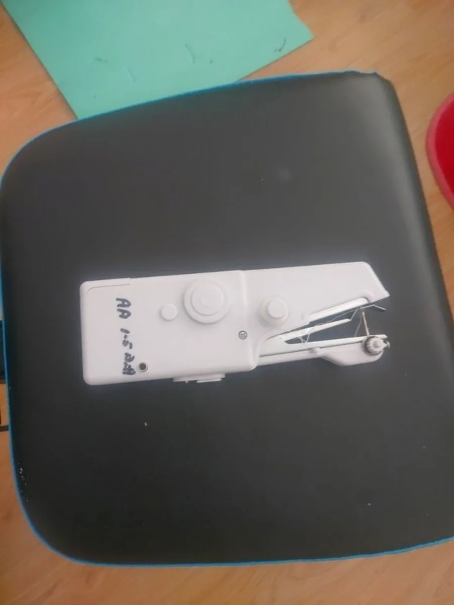 Sewing Machine - Image 3