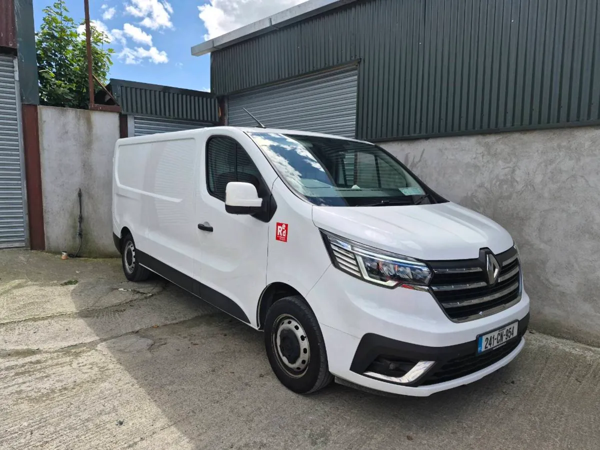 Renault Trafic RED LWB Diesel - Image 1