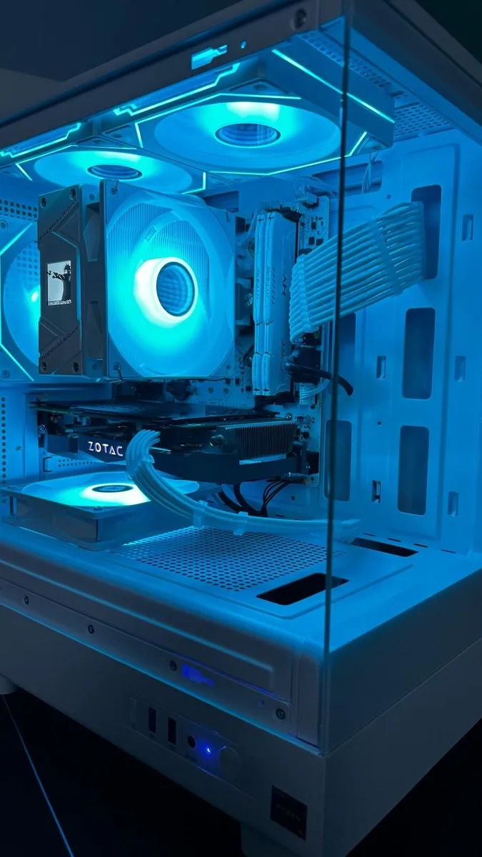 White Gaming PC - Image 2