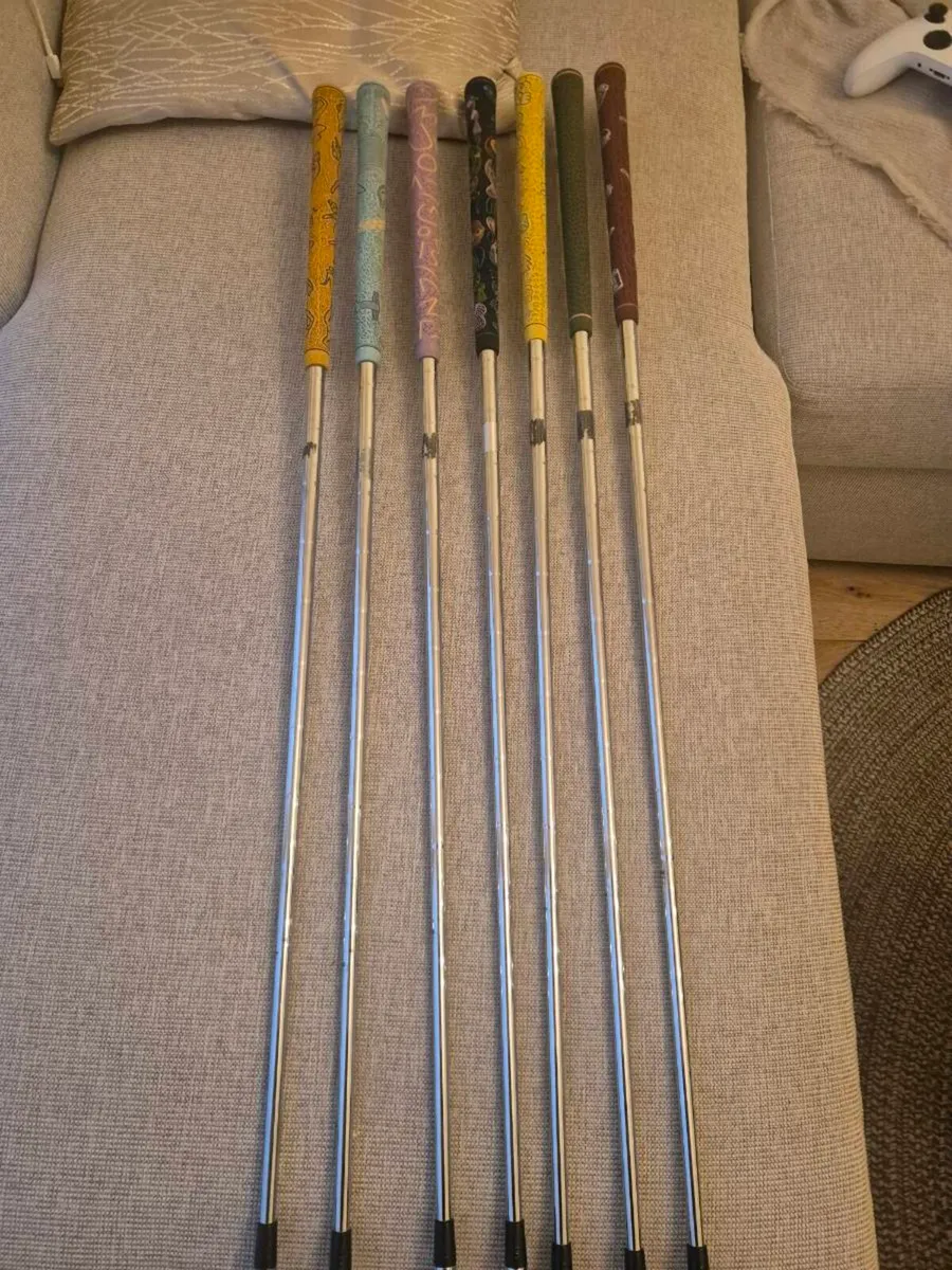 Mizuno MP 68 irons - Image 2