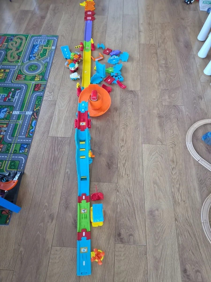 Vtech track with cars Toot toot drivers - Image 1
