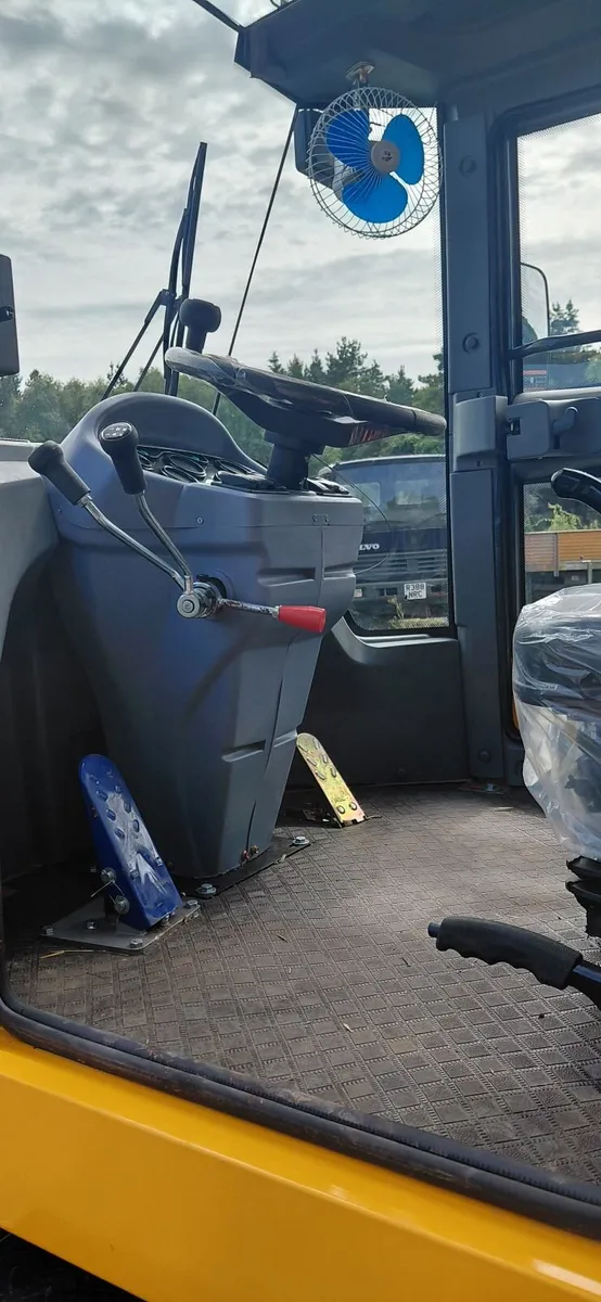 New Unused HJ938 Wheel Loaders! - Image 3