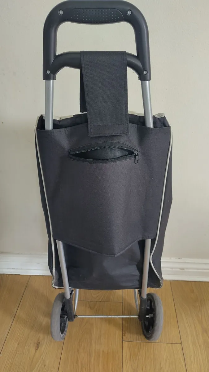 Shopping trolley (broken) - Image 3