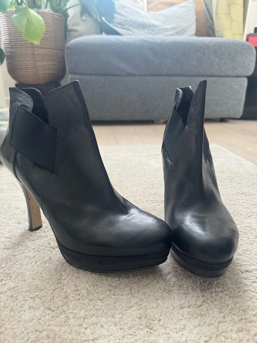 Shoes - Image 3