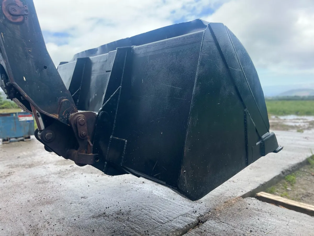 ⚫️Manitou Grain Bucket⚫️ - Image 2